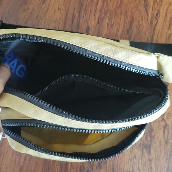NWOT Baggu Dark Khaki Fanny Pack Waist Bag - Picture 6 of 7